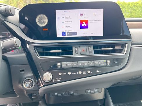 Certified 2024 Lexus ES 350 w/ Premium Package FWD image 17