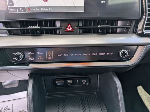 Certified 2025 Kia Sportage EX FWD image 24