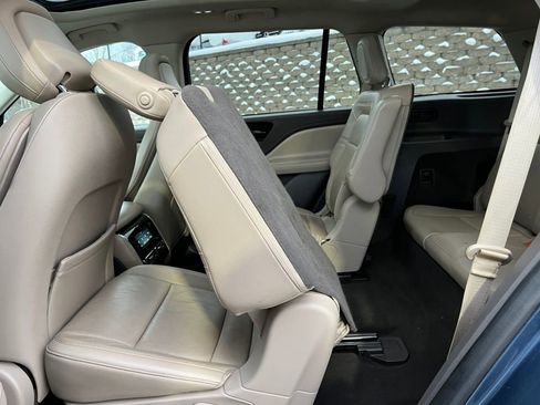 Used 2020 Lincoln Aviator Reserve w/ Equipment Group 201A image 6