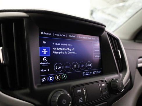 Used 2023 GMC Terrain SLE w/ Driver Convenience Package image 16