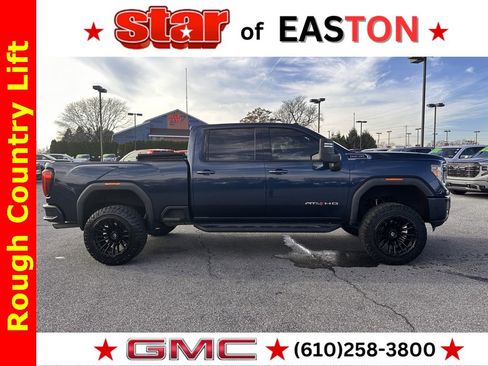 Used 2020 GMC Sierra 2500 AT4 w/ AT4 Premium Package image 3