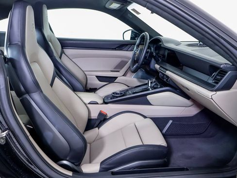 Certified 2025 Porsche 911 Carrera GTS RWD image 8