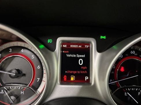 Used 2018 Dodge Journey GT w/ Driver Convenience Group FWD image 2