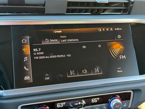 Used 2025 Audi Q3 2.0T Premium image 17