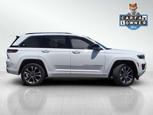 Used 2022 Jeep Grand Cherokee Overland w/ Luxury Tech Group IV AWD/4WD image 3