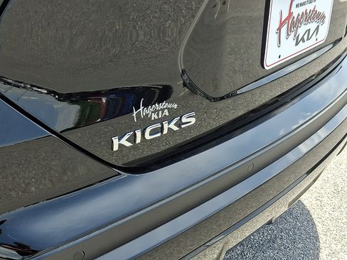 Used 2023 Nissan Kicks SR w/ SR Premium Package FWD image 33