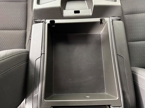 Used 2022 Chevrolet Silverado 1500 LT image 33