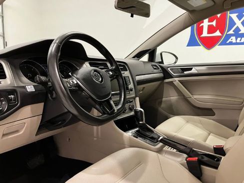Used 2015 Volkswagen Golf TDI SE image 21