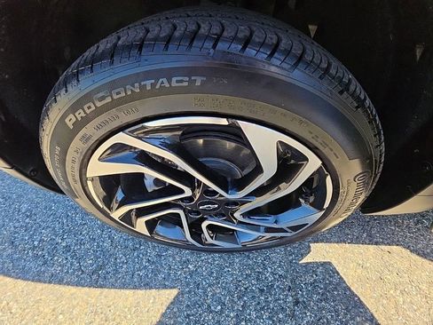 Used 2024 Chevrolet TrailBlazer RS w/ Convenience Package AWD/4WD image 44