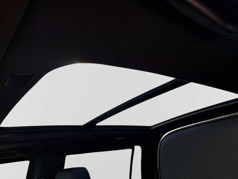 Certified 2022 Chevrolet Suburban RST image 19