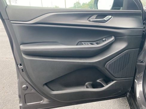 New 2025 Jeep Grand Cherokee Laredo X image 9