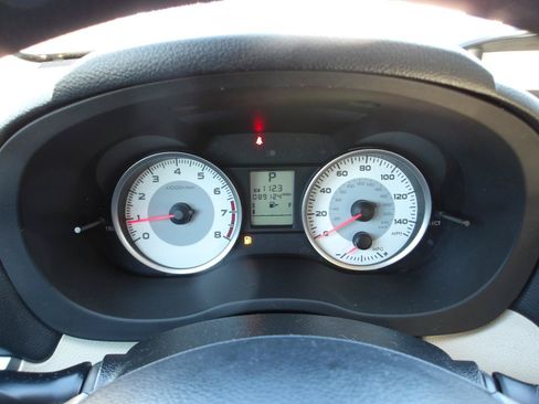 Used 2013 Subaru Impreza 2.0i Premium w/ All-Weather Pkg AWD/4WD image 17
