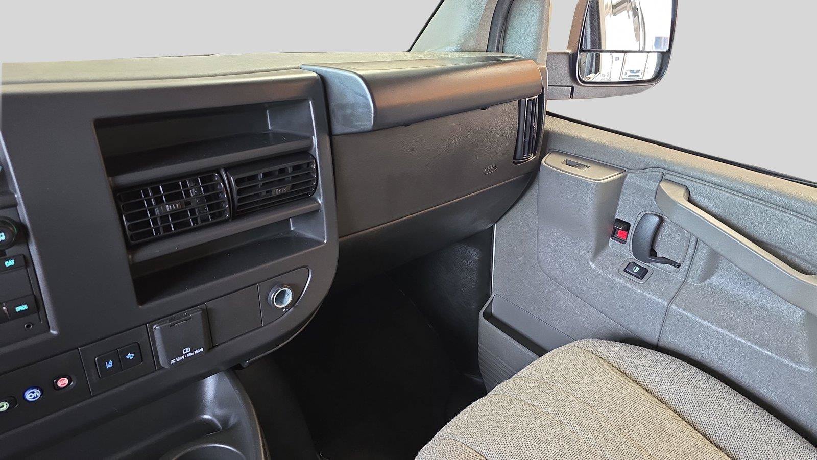 Used 2025 Chevrolet Express 3500 LT w/ LT Preferred Equipment Group RWD image 23