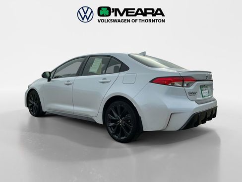 Used 2023 Toyota Corolla SE image 3