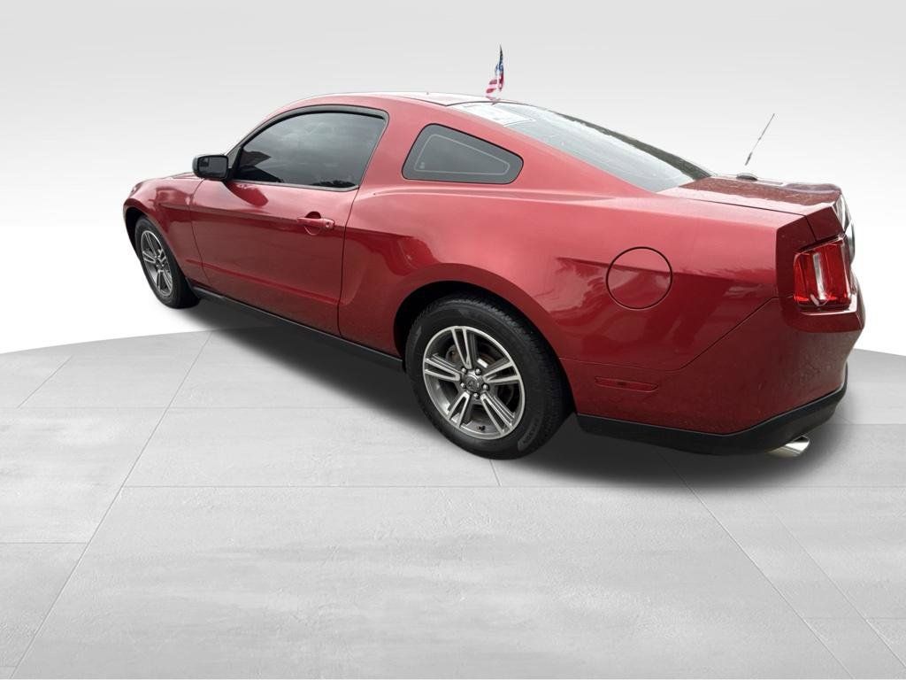 Used 2012 Ford Mustang Premium RWD image 3