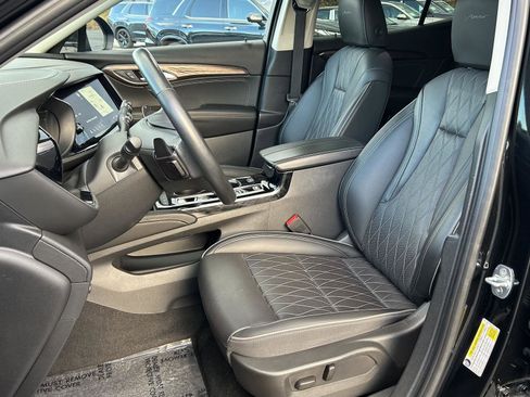 Used 2023 Buick Envision Avenir image 13