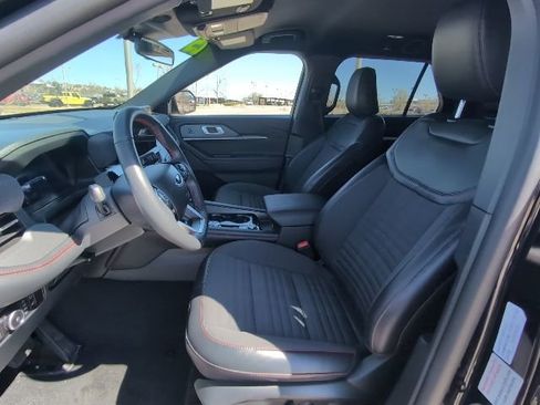 Used 2025 Ford Explorer ST-Line w/ ST-Line Street Pack AWD/4WD image 12