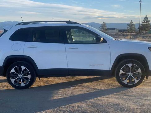 Certified 2022 Jeep Cherokee Limited w/ Elite Package image 9