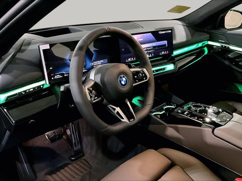 New 2027 BMW 550e xDrive w/ Executive Package AWD/4WD image 9