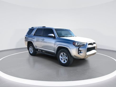 Used 2019 Toyota 4Runner SR5 image 2
