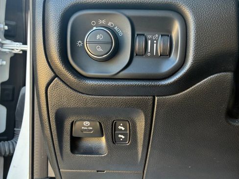 Used 2022 RAM 1500 Laramie w/ Sport Appearance Package image 10