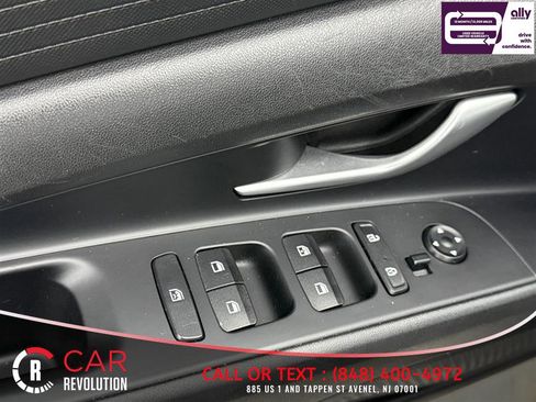 Used 2023 Hyundai Elantra SEL image 20