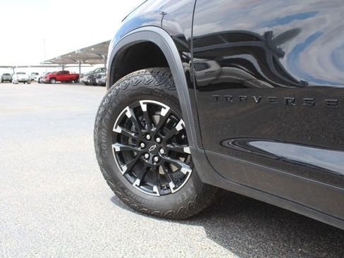 Used 2025 Chevrolet Traverse Z71 w/ Enhanced Driving Package AWD/4WD image 13