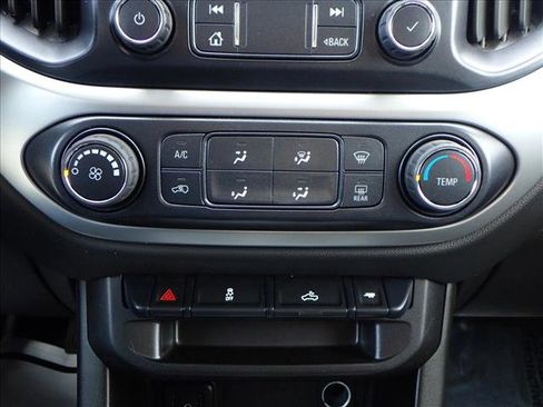 Used 2022 Chevrolet Colorado LT w/ LT Convenience Package image 16