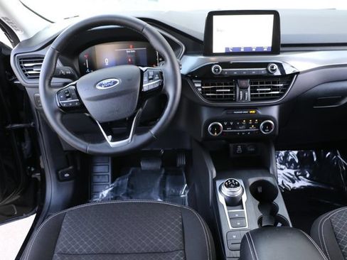 Used 2025 Ford Escape Active w/ Cold Weather Package AWD/4WD image 18