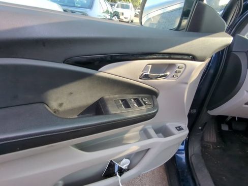 Used 2018 Honda Pilot Touring image 7