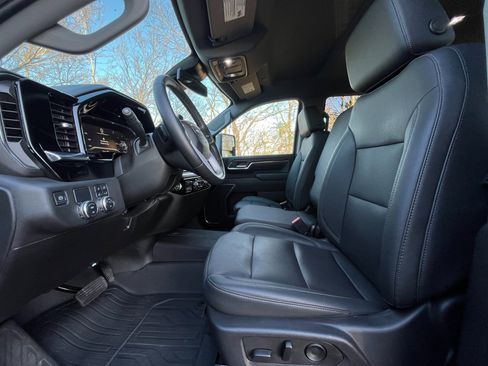 Used 2024 GMC Sierra 3500 SLT image 11