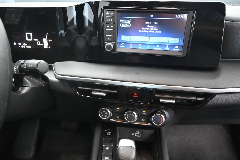 Used 2025 Nissan Kicks S AWD/4WD image 28