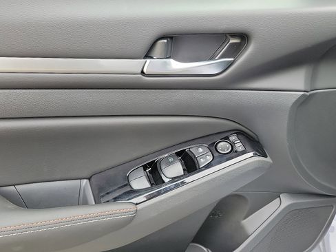 New 2025 Nissan Altima 2.5 SR w/ SR Premium Package image 19