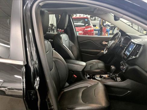 Used 2021 Jeep Cherokee Limited image 11