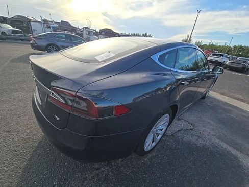 Used 2017 Tesla Model S 75 RWD image 4