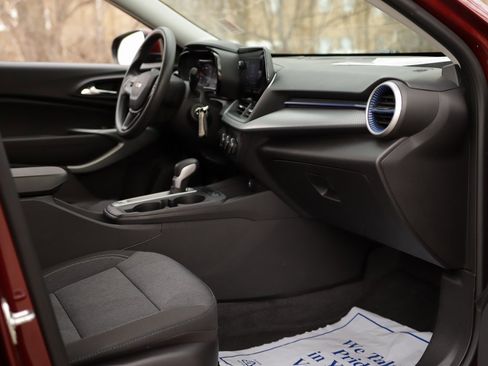 Used 2024 Chevrolet Trax LS w/ LS Convenience Package image 26