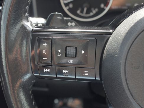 Used 2023 Nissan Rogue SL w/ SL Premium Package image 10