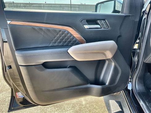 New 2026 GMC Canyon Denali w/ LPO, Denali Black Edition image 24