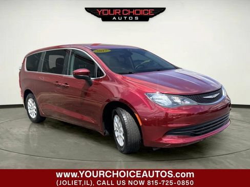 Used 2017 Chrysler Pacifica Touring FWD image 11