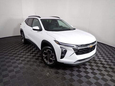 New 2026 Chevrolet Trax LT w/ LT Convenience Package image 4