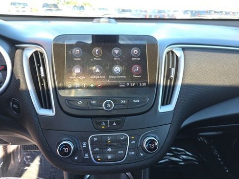 Used 2022 Chevrolet Malibu LT image 30