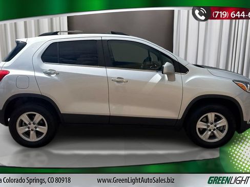 Used 2019 Chevrolet Trax LT w/ LT Convenience Package AWD/4WD image 6