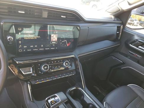 Used 2024 GMC Sierra 1500 AT4X image 27