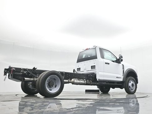 New 2024 Ford F450 XL w/ XL Chrome Package image 30