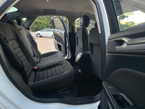 Used 2018 Ford Fusion SE image 23