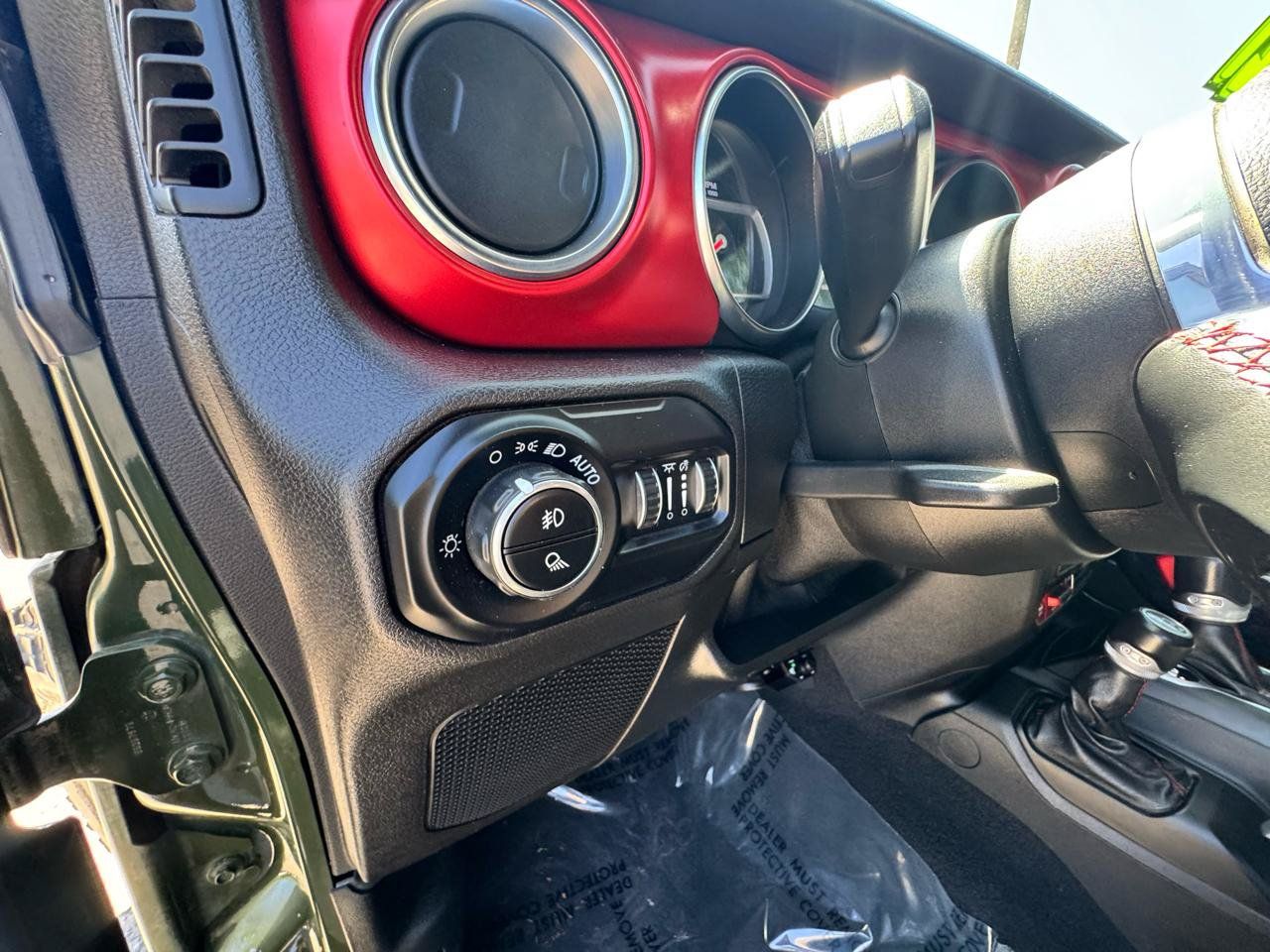 Used 2021 Jeep Gladiator Rubicon AWD/4WD image 29
