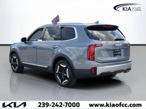 Certified 2024 Kia Telluride S FWD image 4
