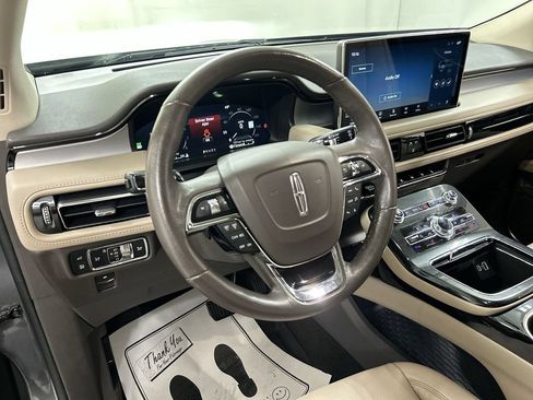 Used 2022 Lincoln Nautilus AWD w/ Premium Package image 4