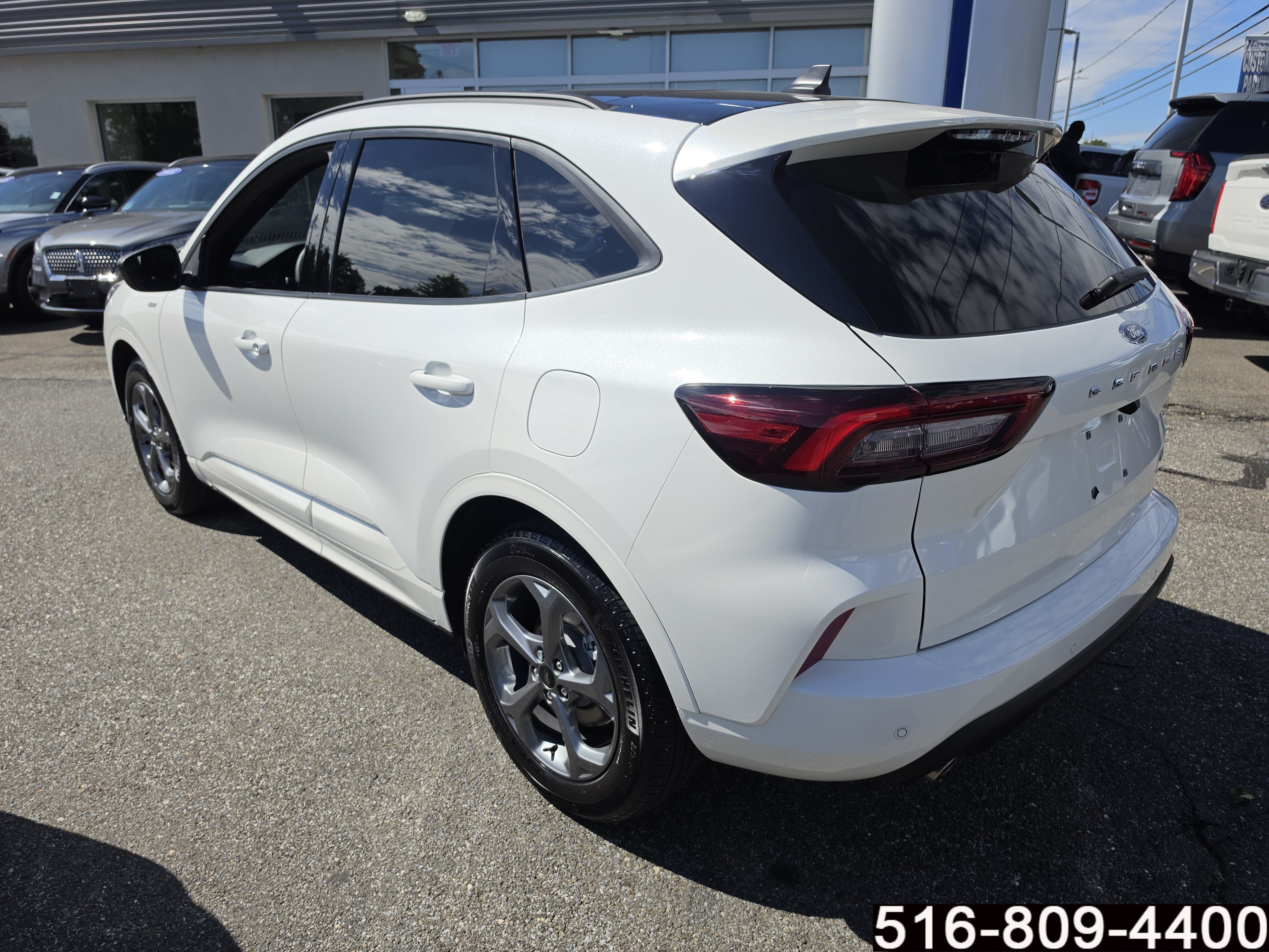 Used 2023 Ford Escape ST-Line w/ Tech Pack #1 AWD/4WD image 6