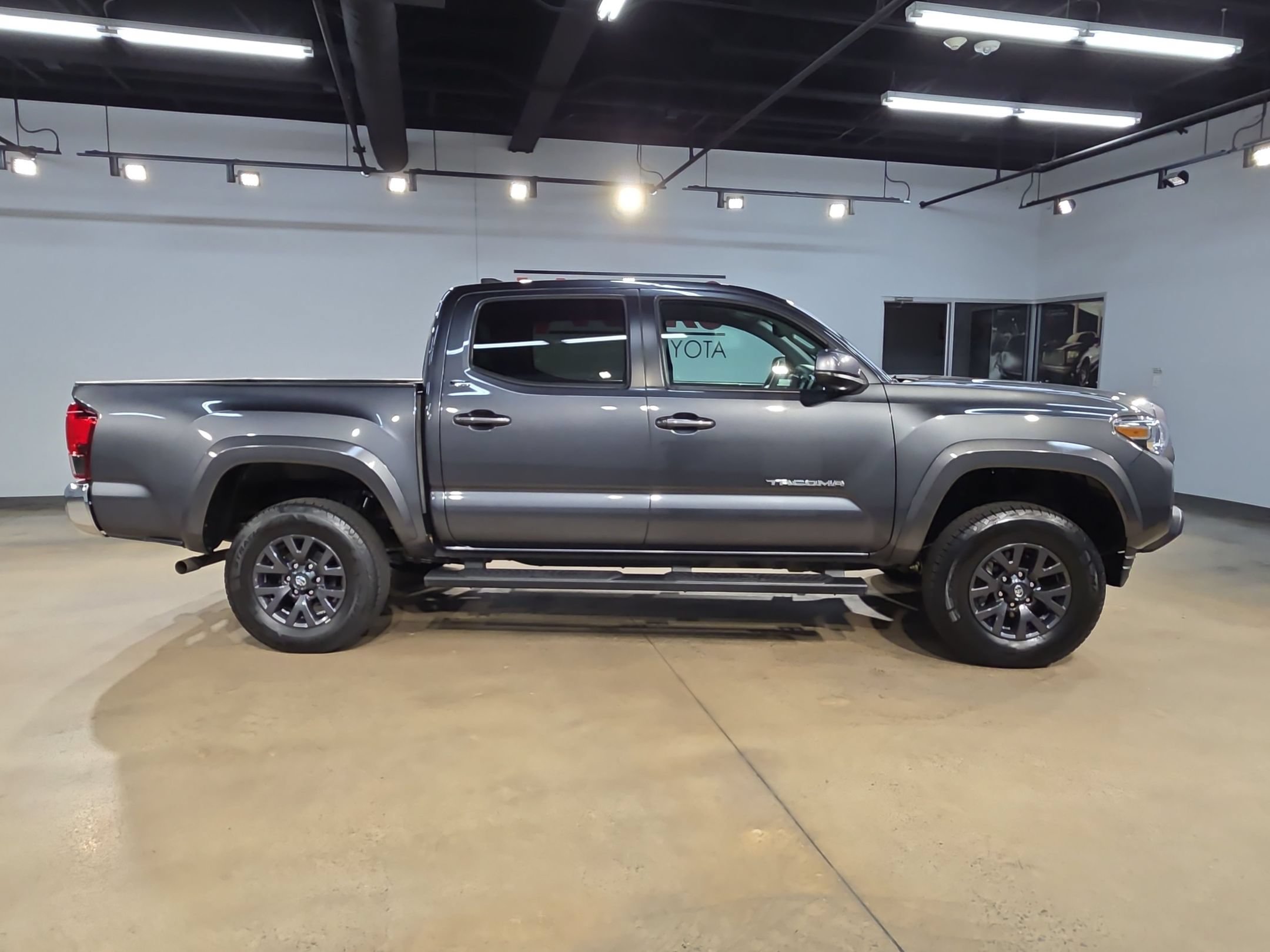 Used 2023 Toyota Tacoma SR5 RWD image 8
